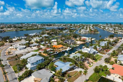 Villa ou maison à vendre à Holmes Beach, Floride: 4 chambres, 172.33 m2 № 1725224 - photo 2