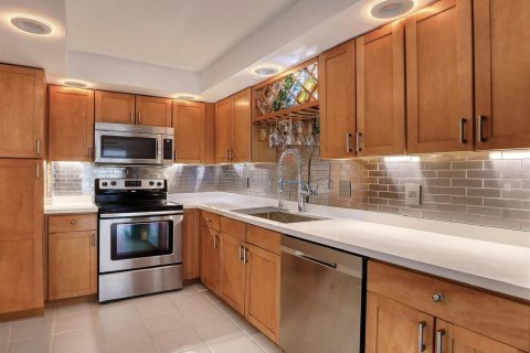 Condo in Palm Beach, Florida, 2 bedrooms  № 2169744 - photo 9