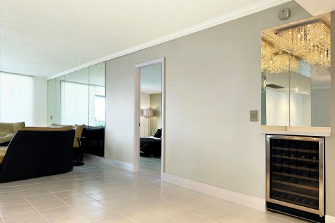 Condo in Palm Beach, Florida, 2 bedrooms  № 2169744 - photo 6