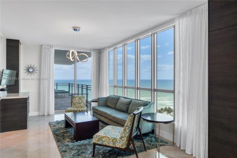 Condominio en venta en Hollywood, Florida, 3 dormitorios, 243.68 m2 № 1896920 - foto 8