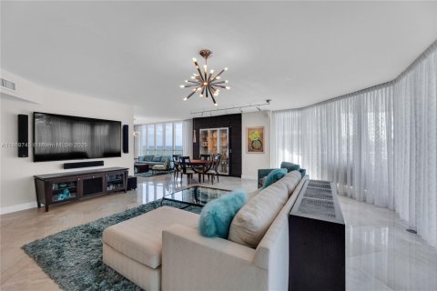 Condominio en venta en Hollywood, Florida, 3 dormitorios, 243.68 m2 № 1896920 - foto 21