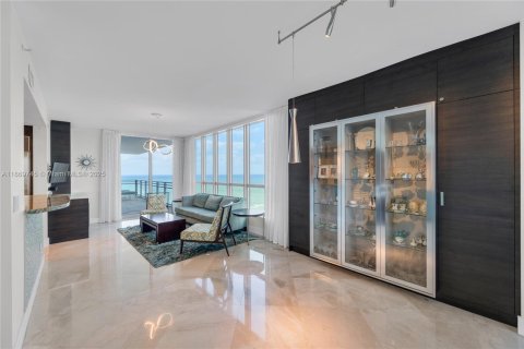 Condominio en venta en Hollywood, Florida, 3 dormitorios, 243.68 m2 № 1896920 - foto 17