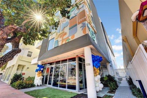 Hotel en venta en Miami Beach, Florida № 1770434 - foto 1