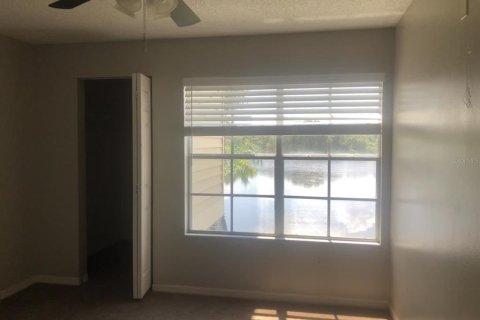 Condo in Oviedo, Florida, 3 bedrooms  № 1900987 - photo 16