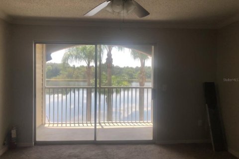 Condo in Oviedo, Florida, 3 bedrooms  № 1900987 - photo 11