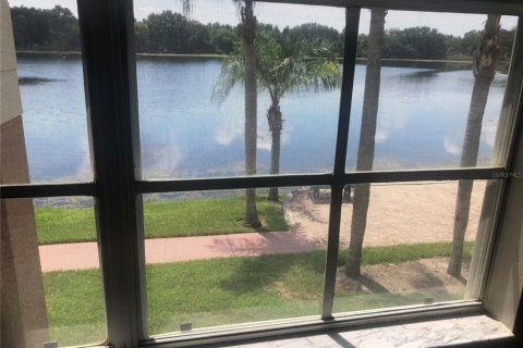 Condo in Oviedo, Florida, 3 bedrooms  № 1900987 - photo 13