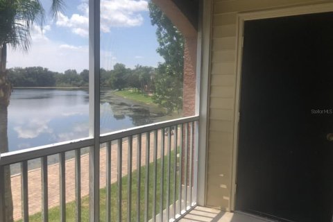 Condo in Oviedo, Florida, 3 bedrooms  № 1900987 - photo 9