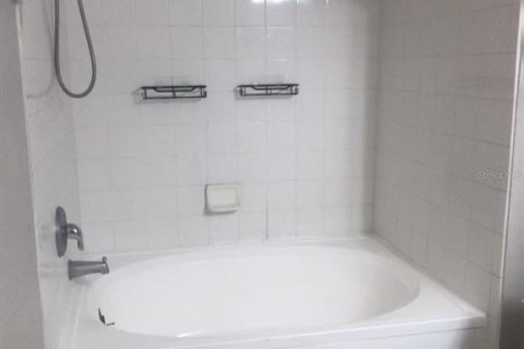 Condo in Oviedo, Florida, 3 bedrooms  № 1900987 - photo 23