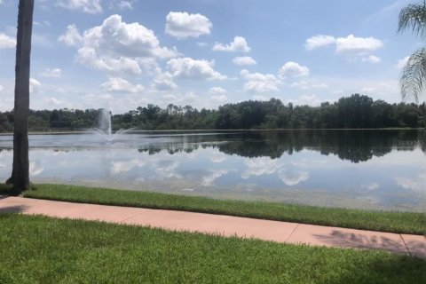 Condo in Oviedo, Florida, 3 bedrooms  № 1900987 - photo 2