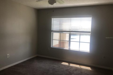 Condo in Oviedo, Florida, 3 bedrooms  № 1900987 - photo 15