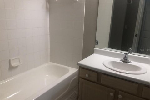 Condo in Oviedo, Florida, 3 bedrooms  № 1900987 - photo 17