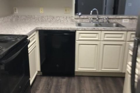 Condo in Oviedo, Florida, 3 bedrooms  № 1900987 - photo 12