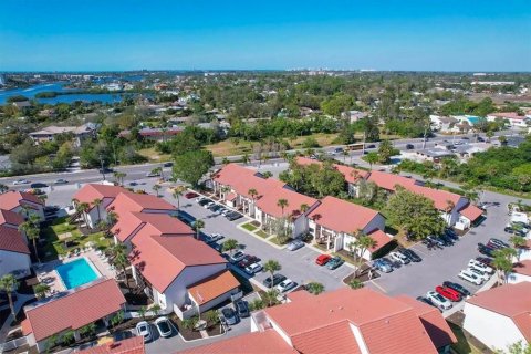 Купить кондоминиум в Сарасота, Флорида 7 комнат, 94.39м2, № 1882863 - фото 18