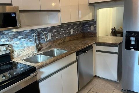 Copropriété à louer à Lighthouse Point, Floride: 2 chambres, 91.42 m2 № 2016871 - photo 8