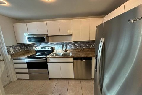 Copropriété à louer à Lighthouse Point, Floride: 2 chambres, 91.42 m2 № 2016871 - photo 9