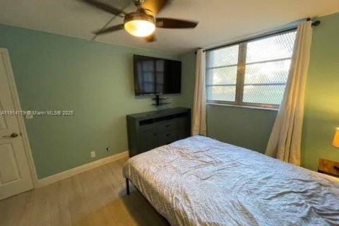 Copropriété à louer à Lighthouse Point, Floride: 2 chambres, 91.42 m2 № 2016871 - photo 22