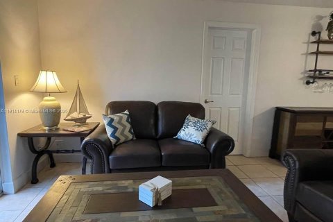 Copropriété à louer à Lighthouse Point, Floride: 2 chambres, 91.42 m2 № 2016871 - photo 6