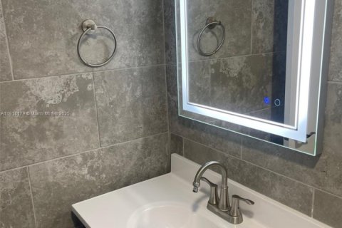 Copropriété à louer à Lighthouse Point, Floride: 2 chambres, 91.42 m2 № 2016871 - photo 17