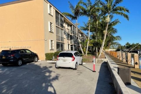 Copropriété à louer à Lighthouse Point, Floride: 2 chambres, 91.42 m2 № 2016871 - photo 26