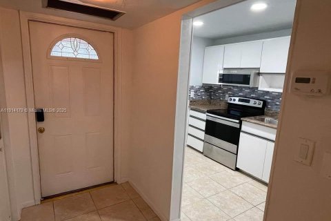 Copropriété à louer à Lighthouse Point, Floride: 2 chambres, 91.42 m2 № 2016871 - photo 14