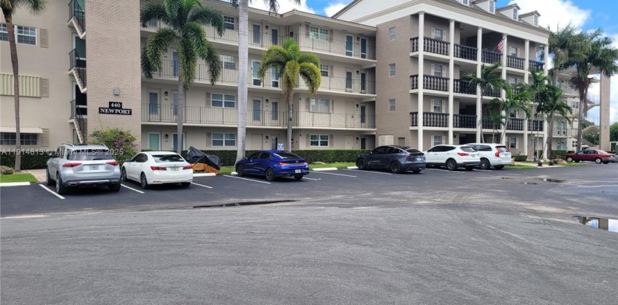 Condo in Hallandale Beach, Florida, 1 bedroom  № 1970157