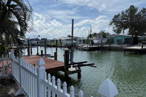 Casa en venta en Madeira Beach, Florida, 3 dormitorios, 127.65 m2 № 1858276 - foto 10