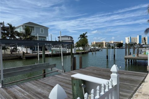 Casa en venta en Madeira Beach, Florida, 3 dormitorios, 127.65 m2 № 1858276 - foto 12