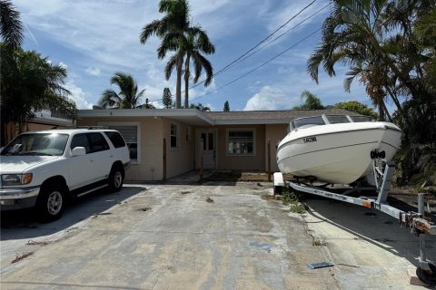 Casa en venta en Madeira Beach, Florida, 3 dormitorios, 127.65 m2 № 1858276 - foto 11