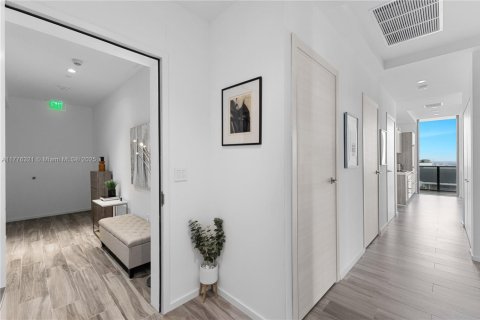Condominio en venta en Miami, Florida, 3 dormitorios, 134.24 m2 № 1700741 - foto 28