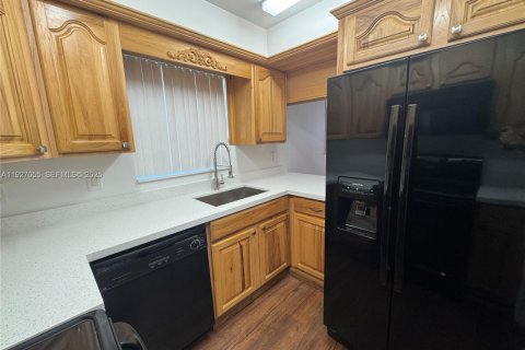 Touwnhouse à vendre à Margate, Floride: 2 chambres, 107.4 m2 № 1985967 - photo 6