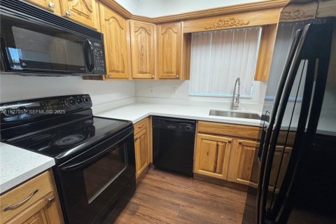 Touwnhouse à vendre à Margate, Floride: 2 chambres, 107.4 m2 № 1985967 - photo 4