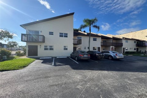 Touwnhouse à vendre à Margate, Floride: 2 chambres, 107.4 m2 № 1985967 - photo 15