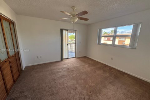 Touwnhouse à vendre à Margate, Floride: 2 chambres, 107.4 m2 № 1985967 - photo 10