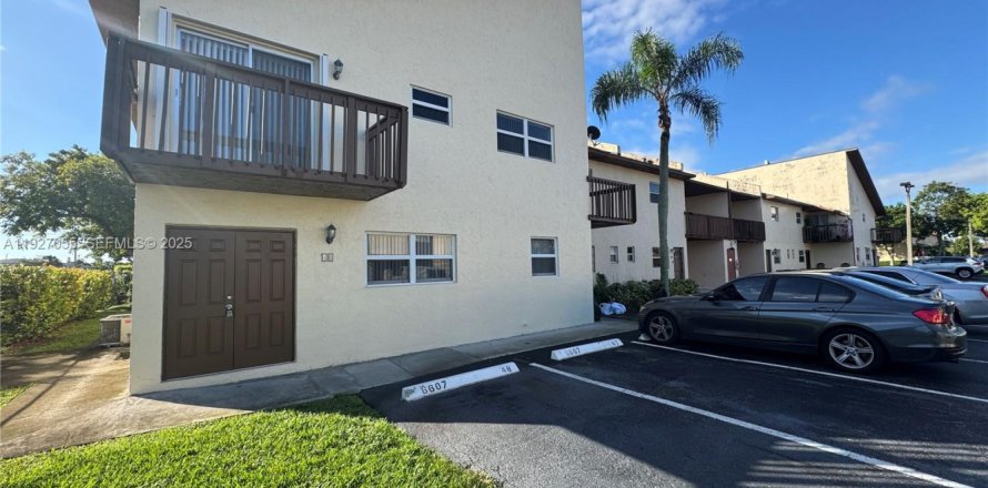 Touwnhouse à Margate, Floride 2 chambres, 107.4 m2 № 1985967