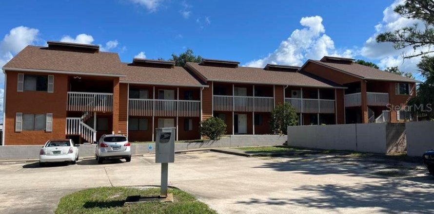 Propiedad comercial en Titusville, Florida 957.64 m2 № 2298136