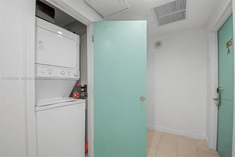 Купить кондоминиум в Санни-Айлс-Бич, Флорида 2 спальни, 84.36м2, № 2043788 - фото 17