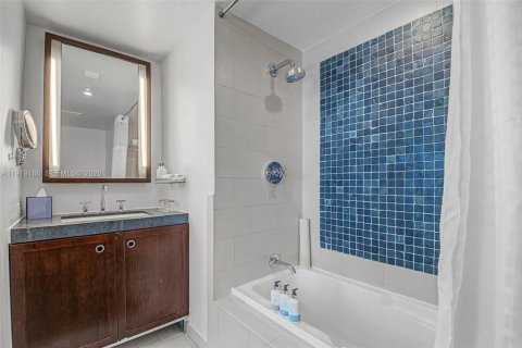 Купить кондоминиум в Санни-Айлс-Бич, Флорида 2 спальни, 84.36м2, № 2043788 - фото 20