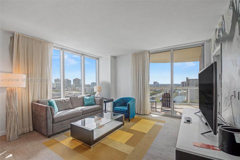 Купить кондоминиум в Санни-Айлс-Бич, Флорида 2 спальни, 84.36м2, № 2043788 - фото 11