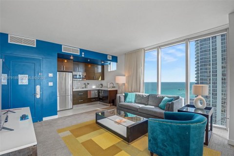Купить кондоминиум в Санни-Айлс-Бич, Флорида 2 спальни, 84.36м2, № 2043788 - фото 13