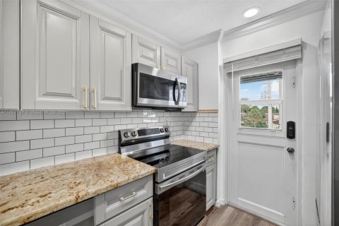 Купить кондоминиум в Форт-Лодердейл, Флорида 2 спальни, 92.9м2, № 1946962 - фото 28