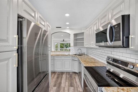 Купить кондоминиум в Форт-Лодердейл, Флорида 2 спальни, 92.9м2, № 1946962 - фото 5