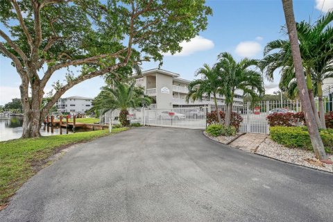 Купить кондоминиум в Форт-Лодердейл, Флорида 2 спальни, 92.9м2, № 1946962 - фото 8