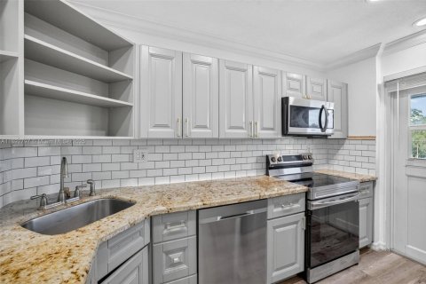 Купить кондоминиум в Форт-Лодердейл, Флорида 2 спальни, 92.9м2, № 1946962 - фото 26