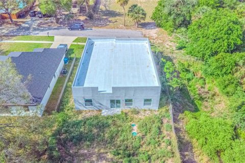 House in Davenport, Florida 5 bedrooms, 213.68 sq.m. № 1609226 - photo 14
