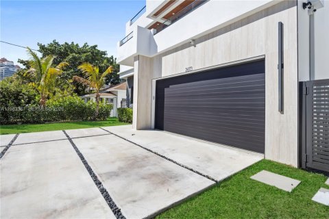 Villa ou maison à vendre à Fort Lauderdale, Floride: 5 chambres № 2046711 - photo 13