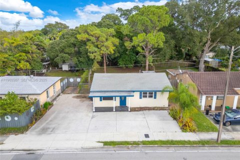 Casa en venta en Fort Lauderdale, Florida, 2 dormitorios, 79.71 m2 № 2020372 - foto 3