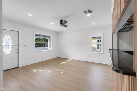 Casa en venta en Fort Lauderdale, Florida, 2 dormitorios, 79.71 m2 № 2020372 - foto 5