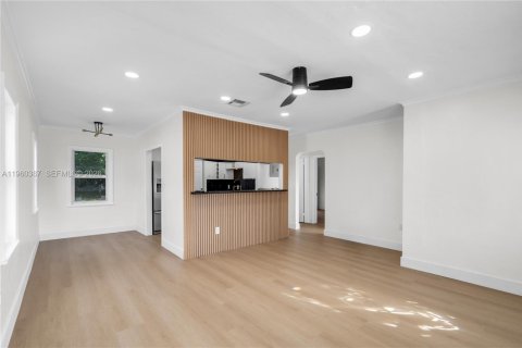 Casa en venta en Fort Lauderdale, Florida, 2 dormitorios, 79.71 m2 № 2020372 - foto 7