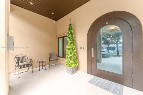 Casa en venta en Miami Lakes, Florida, 3 dormitorios, 236.71 m2 № 1973738 - foto 4