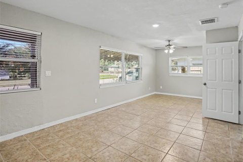 Villa ou maison à vendre à Orlando, Floride: 3 chambres, 145.3 m2 № 2434704 - photo 6